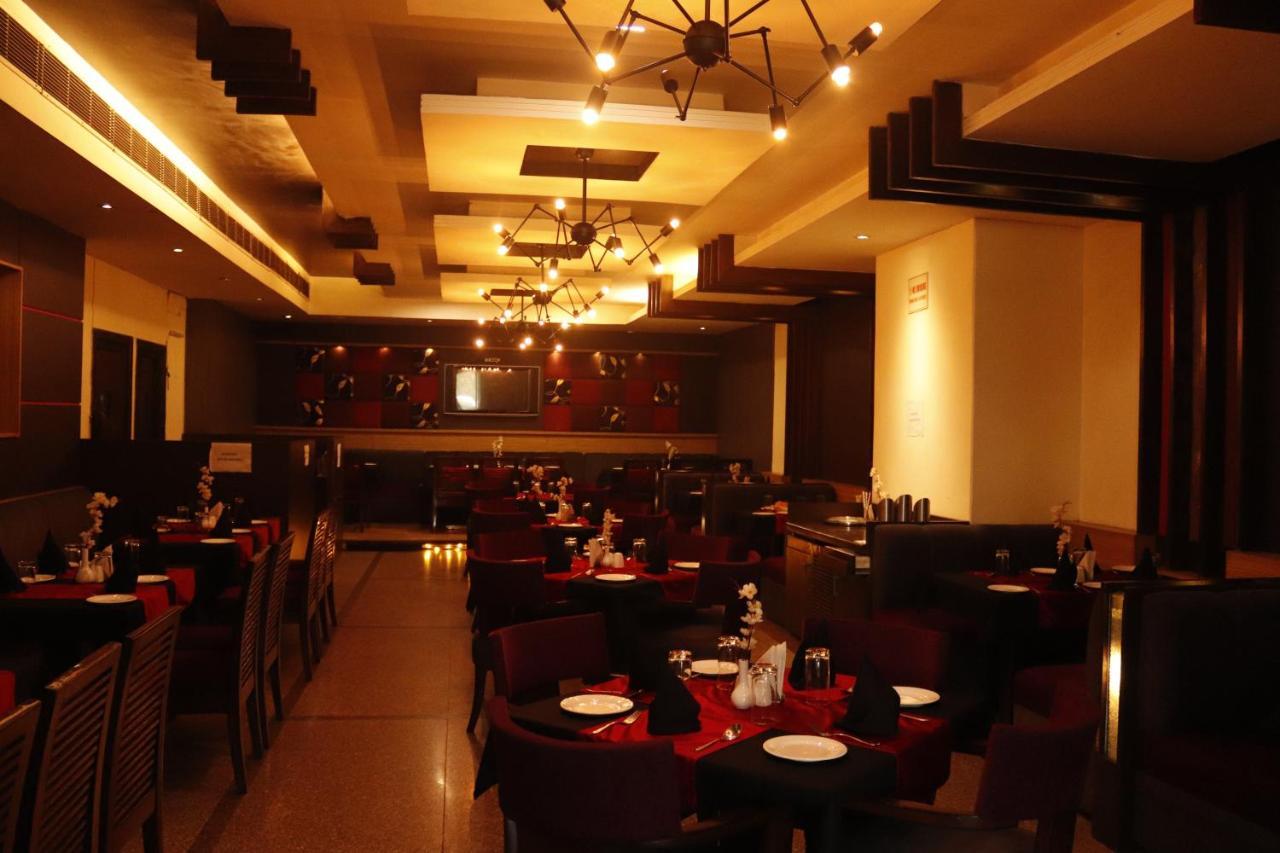 Hotel Parbhat Inn Panchkula Esterno foto